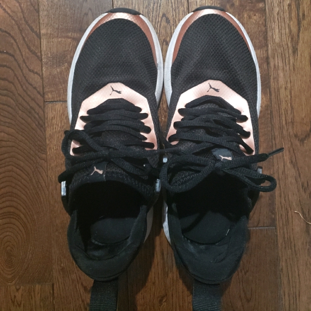 Puma rose gold black white soft sock lace up sneaker comfortable us 6.5
